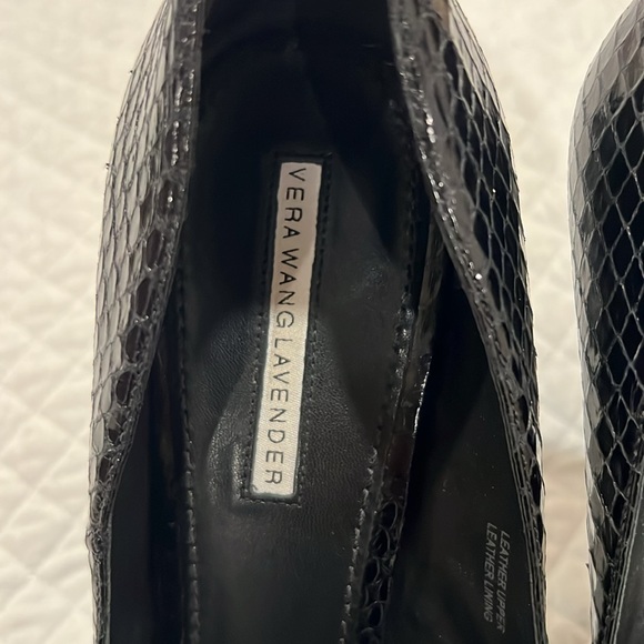 Vera Wang Lavender black platform pump. Since 9.5M - Picture 2 of 10